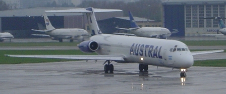 Austral MD-83 (c) Albasmalko cc-by-sa http://commons.wikimedia.org/wiki/File:Austral_MD80_Esquema_de_Pintura_2007.JPG