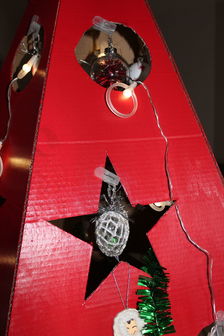 Sapin de noël en carton